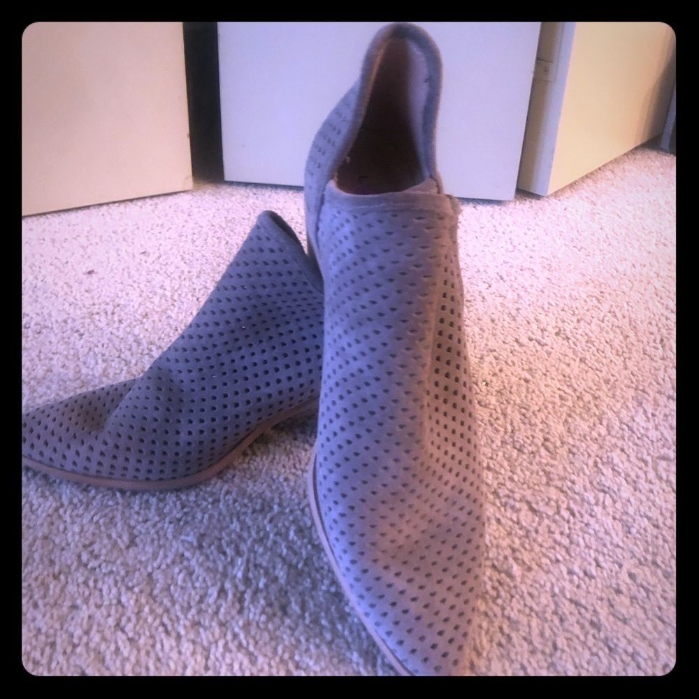 Size 8.5, Suede Fabiana Lucky Brand ankle boots